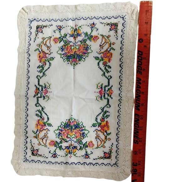 ✨ Retro 🌲 Christmas Cross Stitch Doilies – Handmade Vintage Flour Sack Linens - Picture 15 of 15